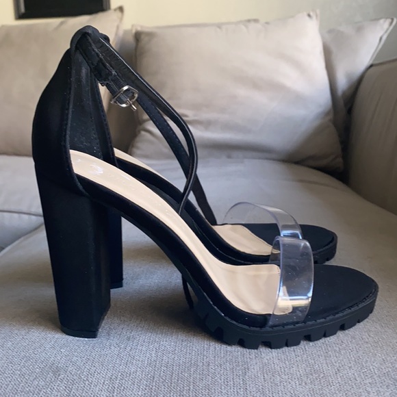 Black heels with pvc strap size 7 1/2 - Picture 3 of 7